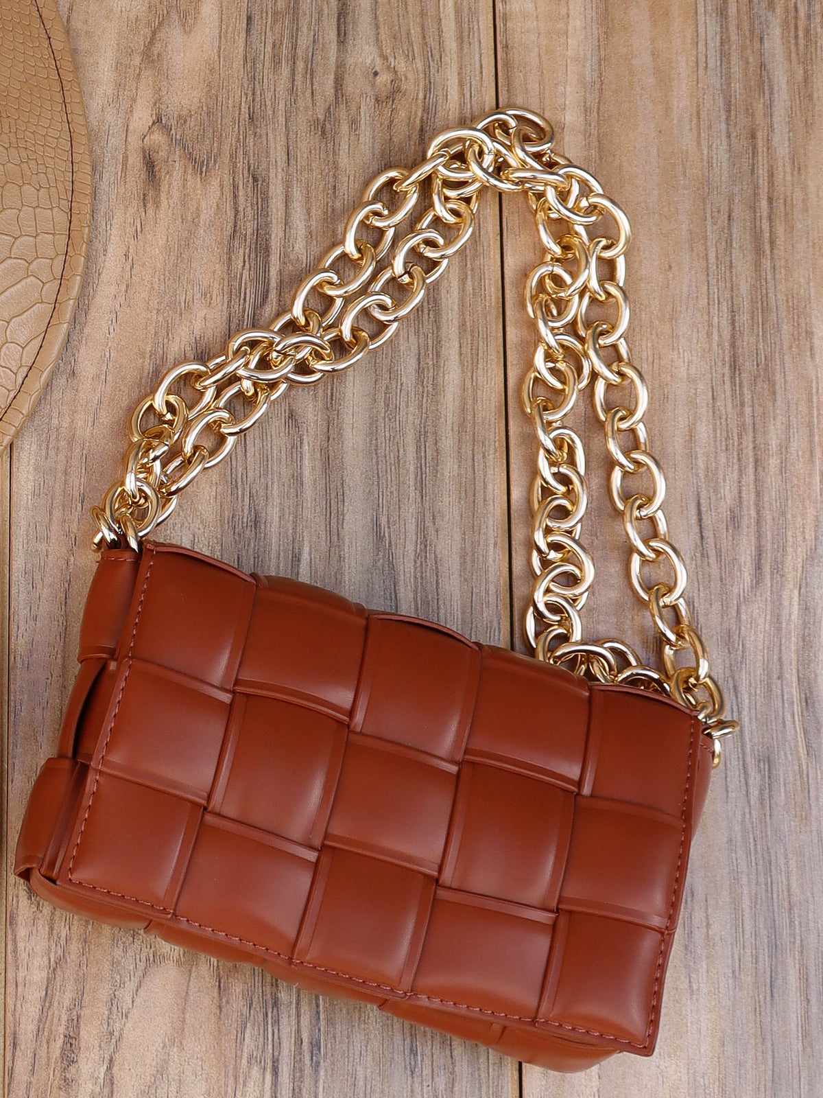 Bolsa cadena dorada
