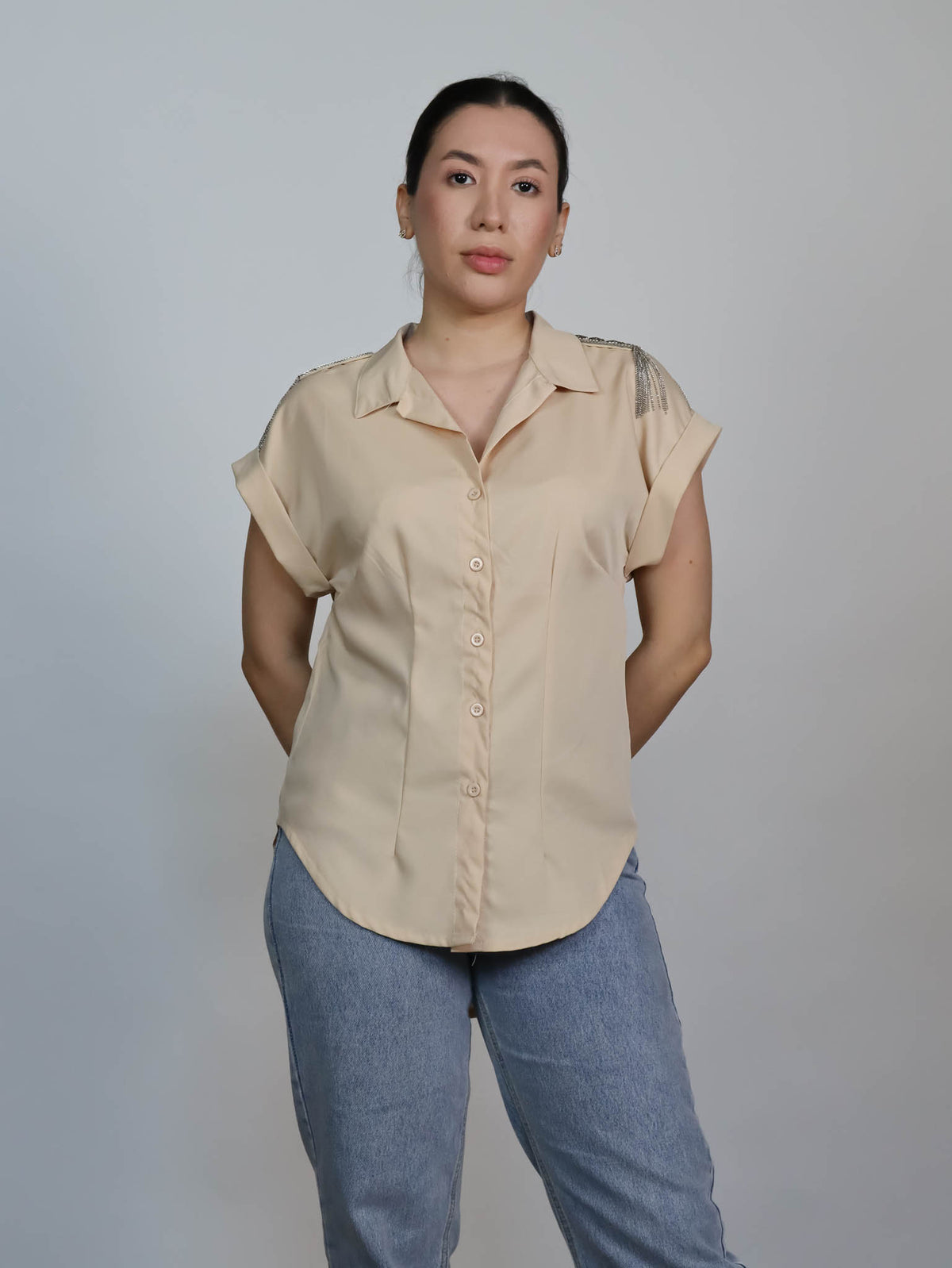 Camisera nude con hombreras