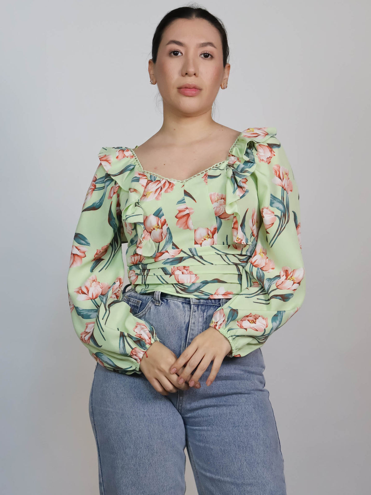 Blusa estampado floral con olan