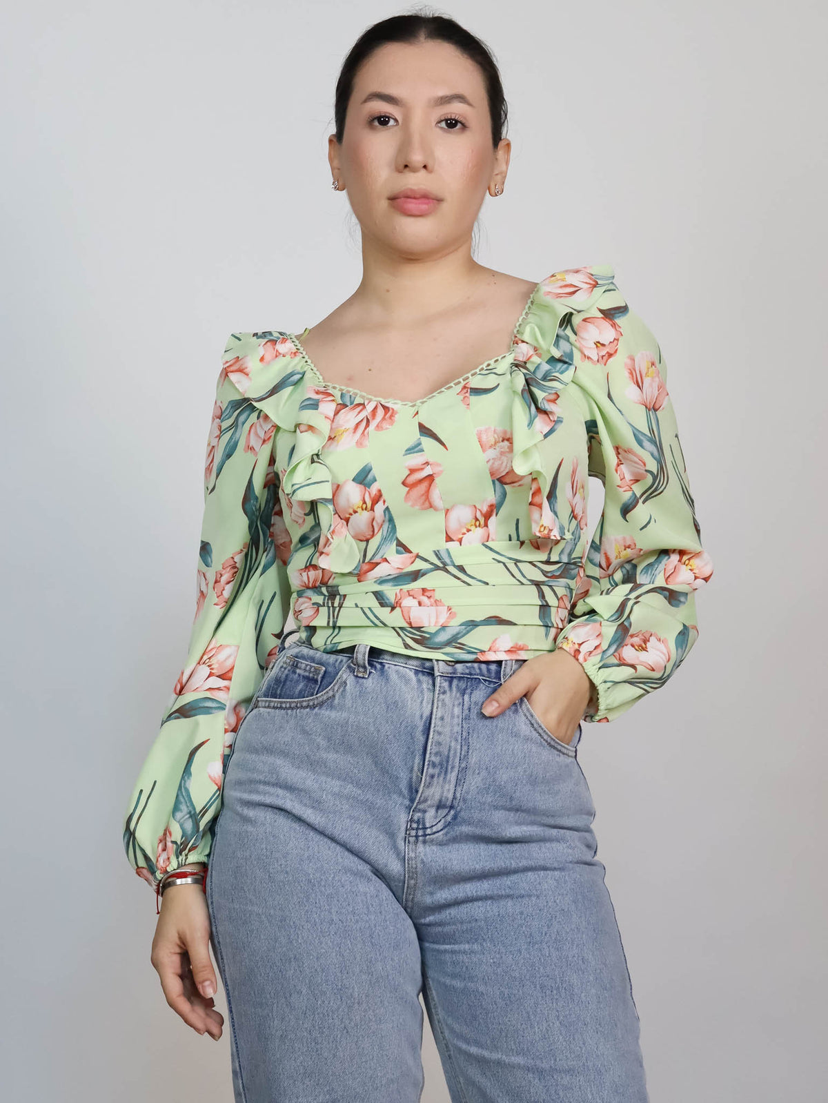 Blusa estampado floral con olan