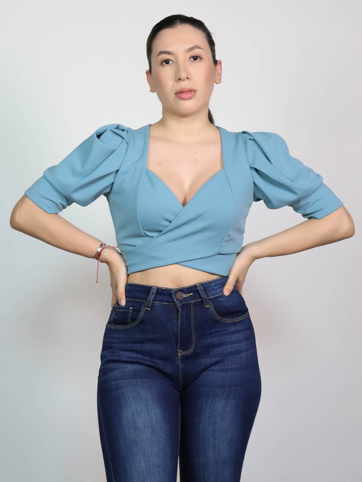 Top azul cruzado
