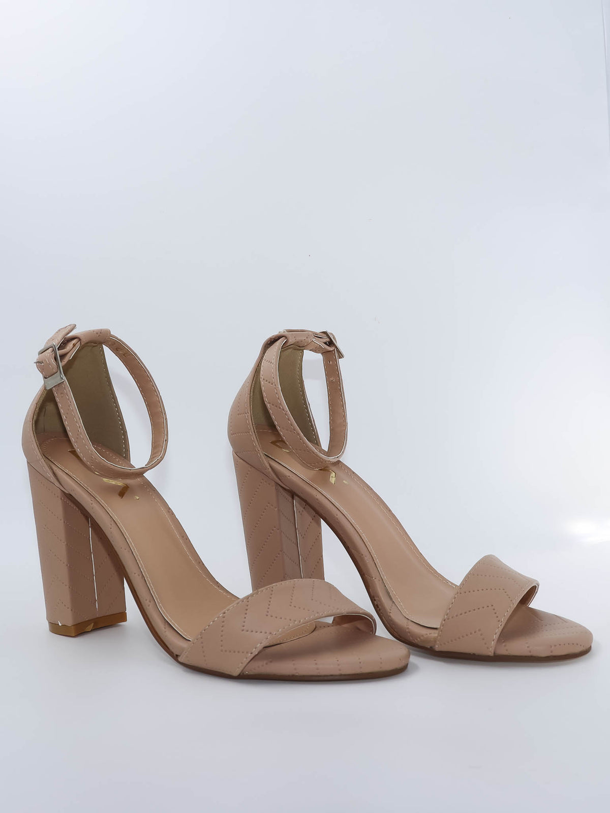 Zapatilla nohemi