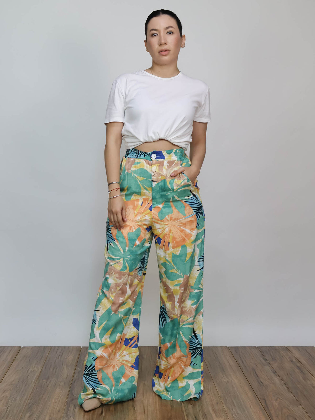 Pantalón verde estampado