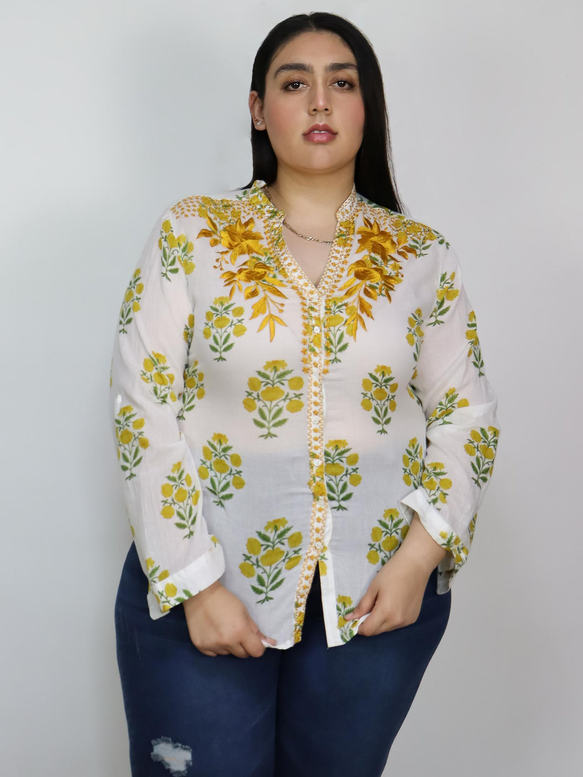 Blusa flores bordadas