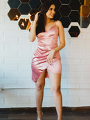 Vestido rosa asimétrico