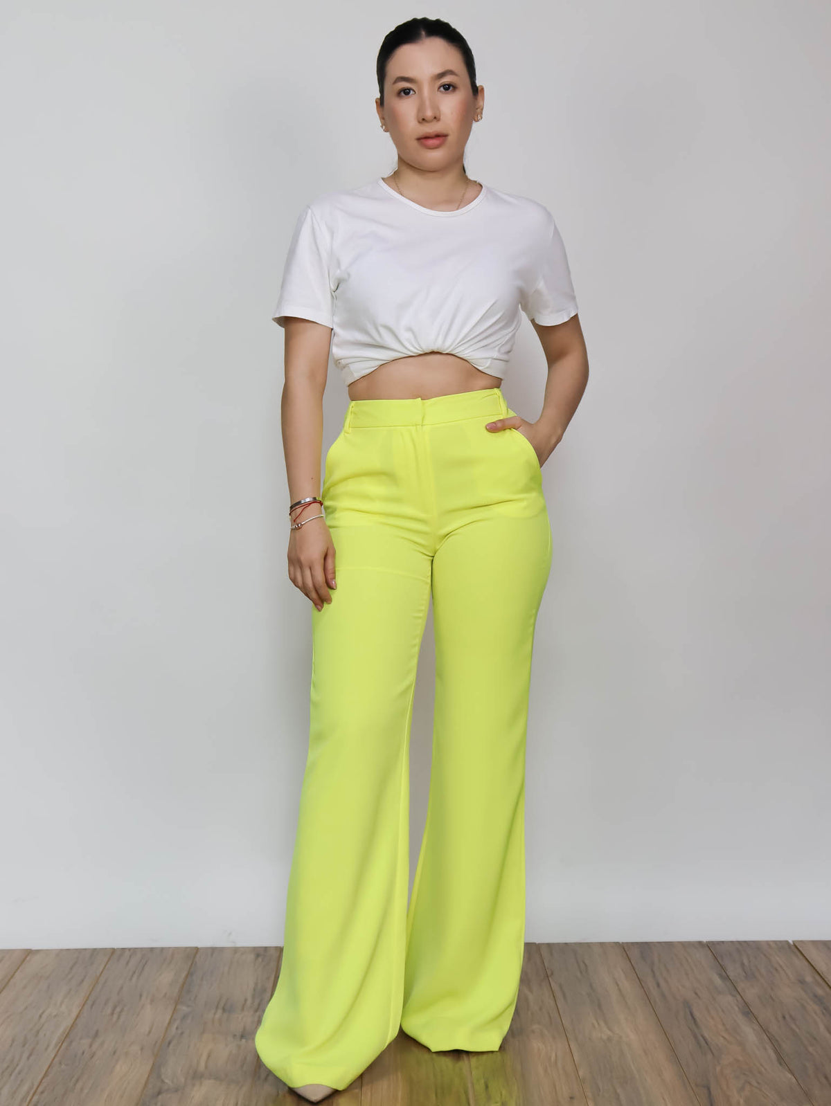 Pantalón de vestir amarillo neón