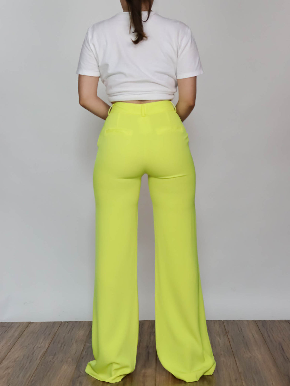 Pantalón de vestir amarillo neón