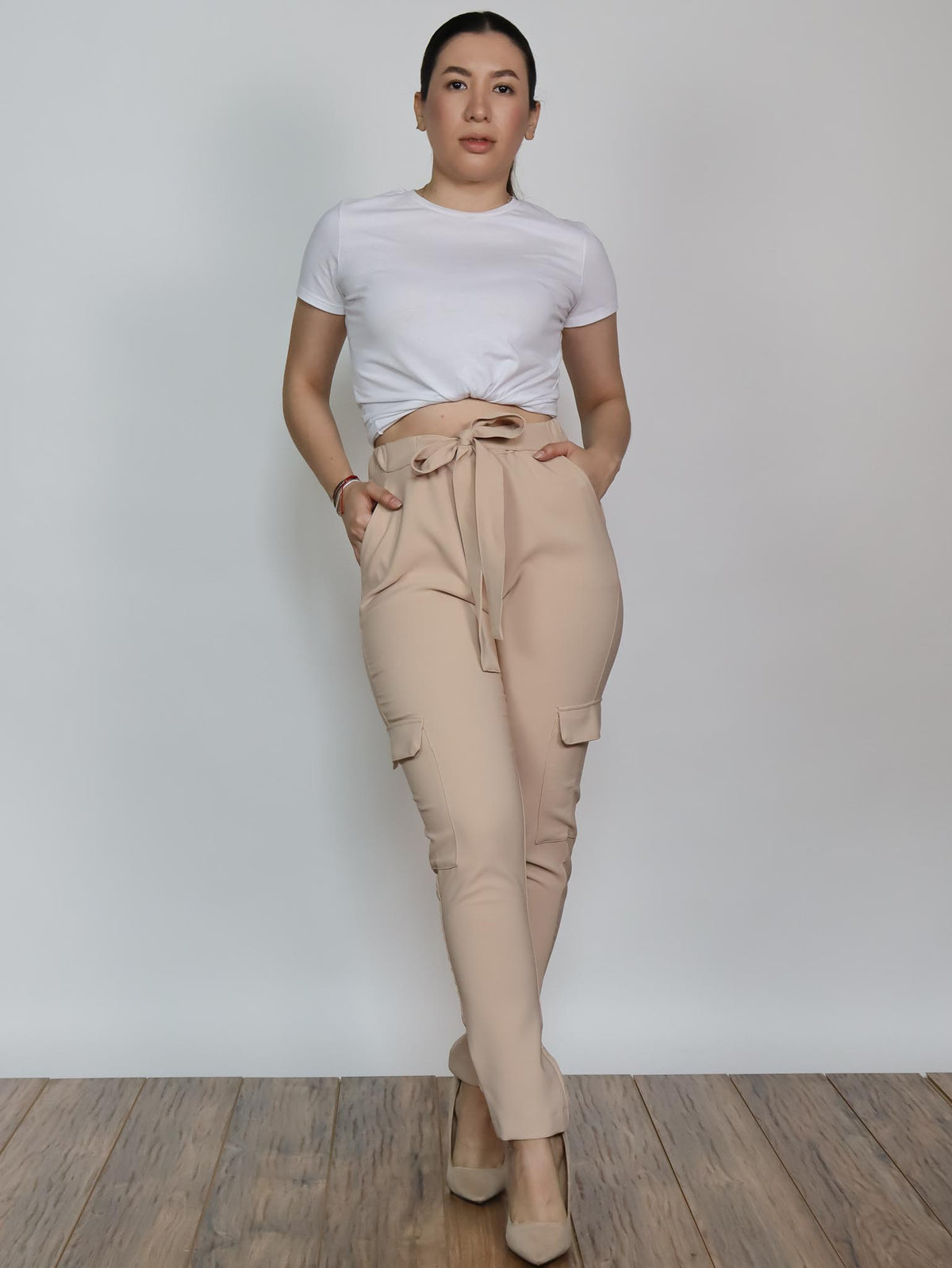 Pantalón beige con listón