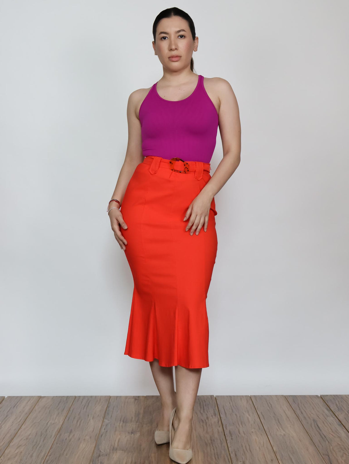 Falda midi con hebilla