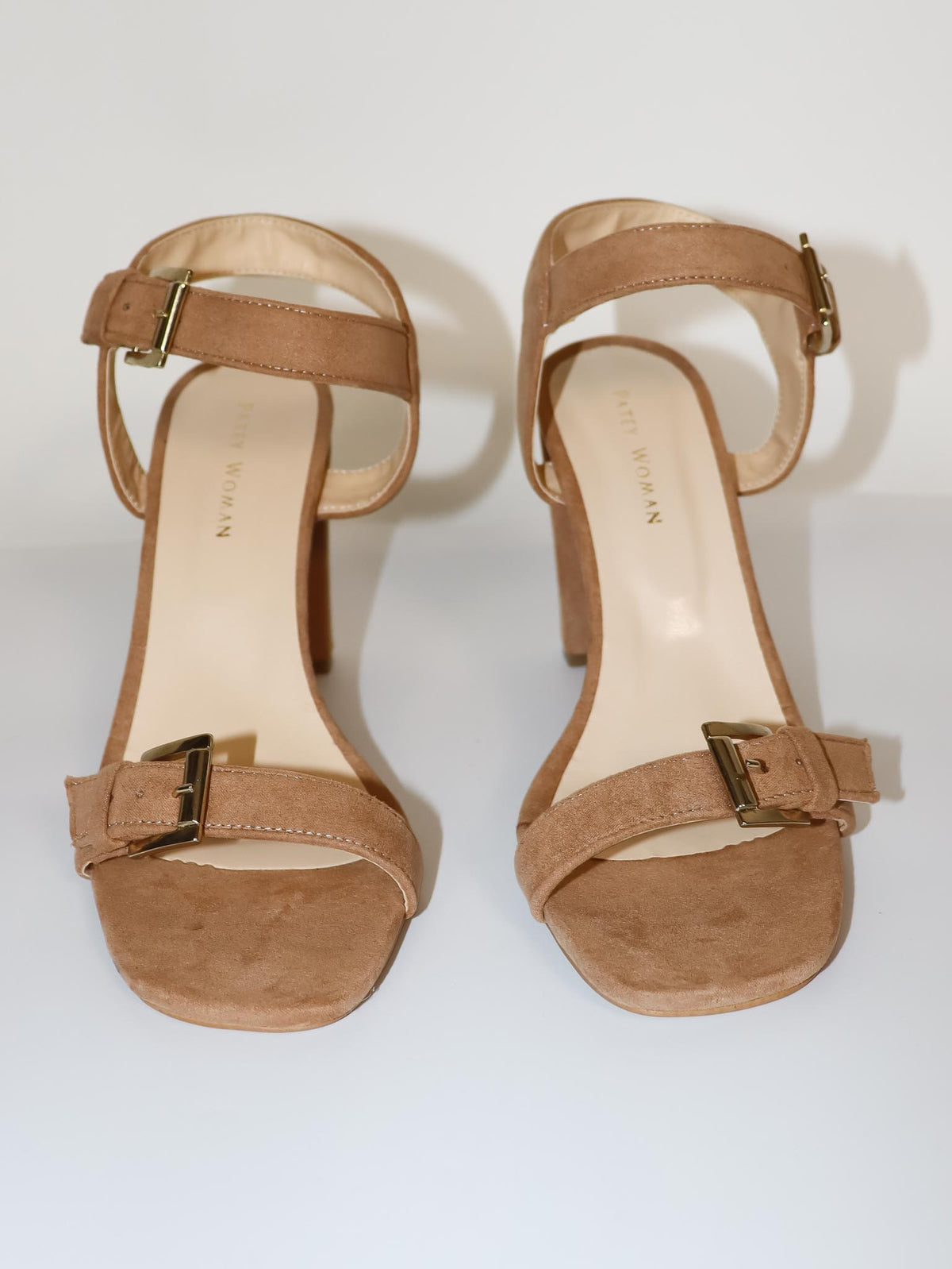 Zapatilla camel abierta