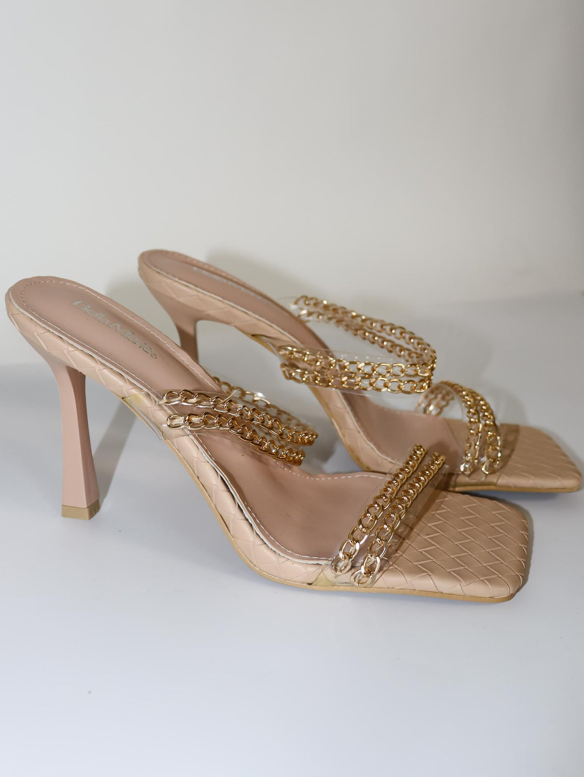Zapatilla con cadena