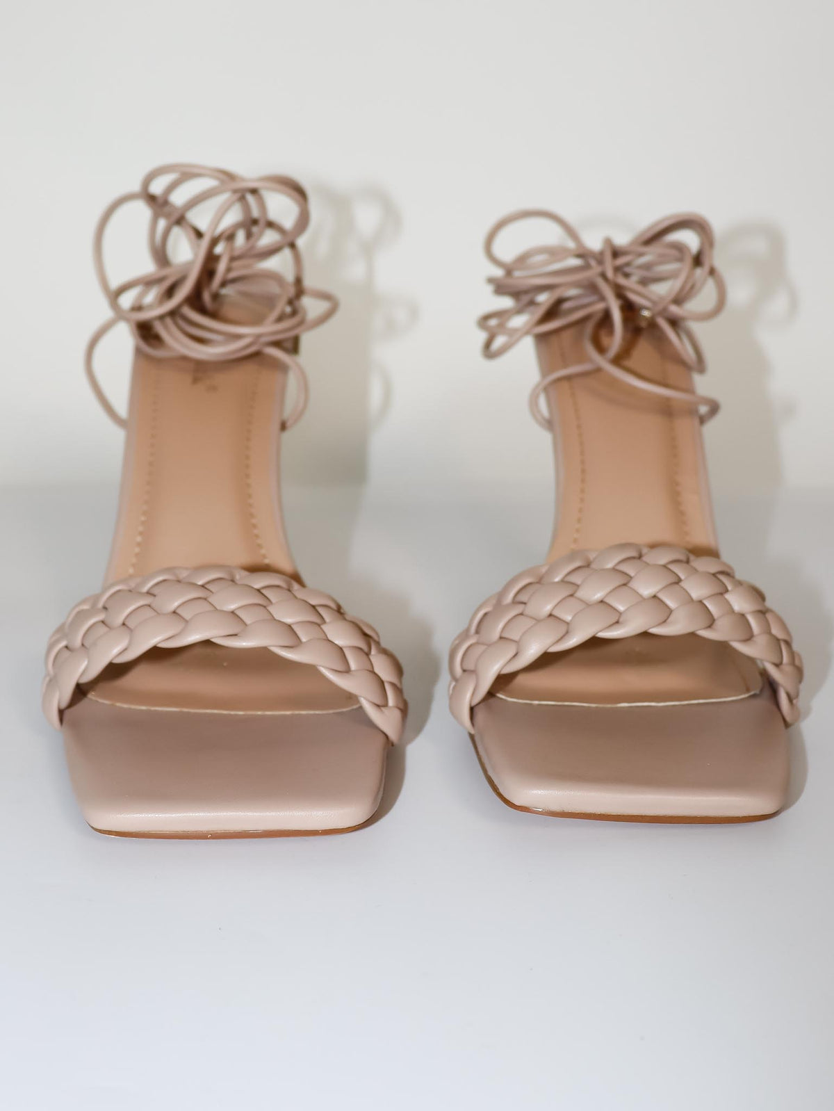 Zapatilla trenzada