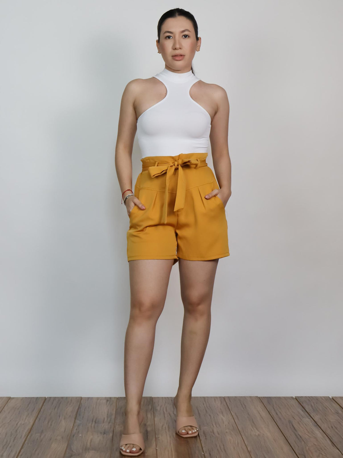 Short poliester con lazo