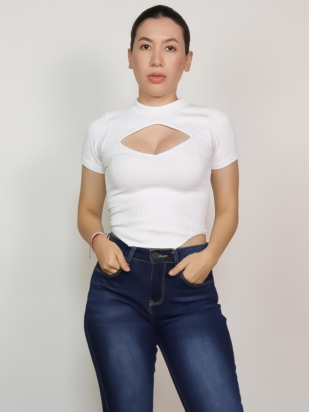 Blusa de licra con escote