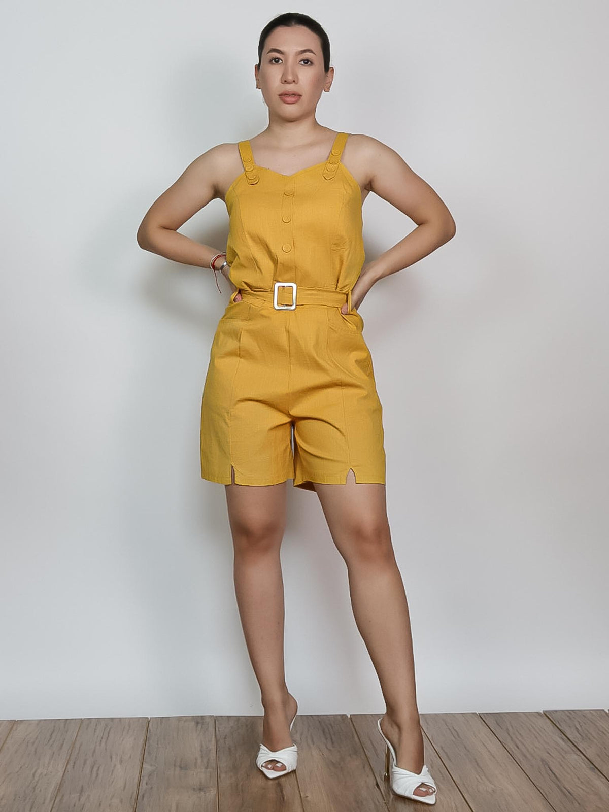 Romper con botón al frente y cinto