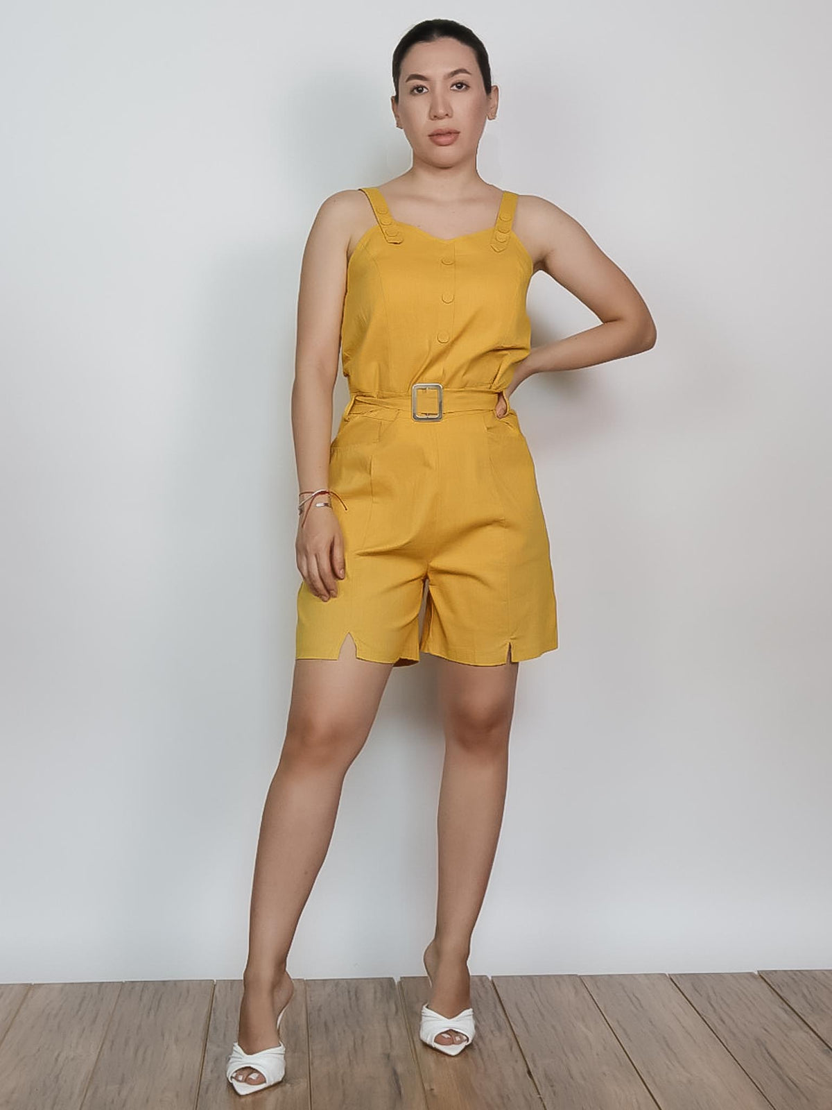 Romper con botón al frente y cinto