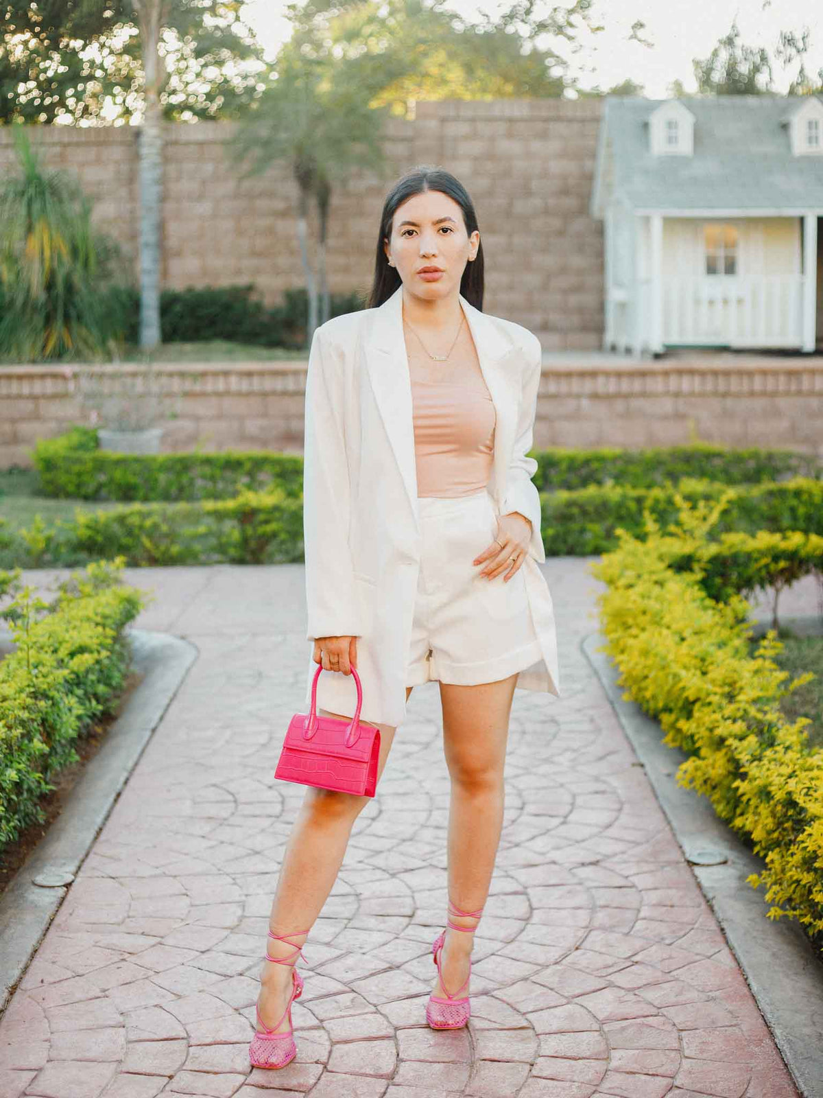 Conjunto short y blazer blanco